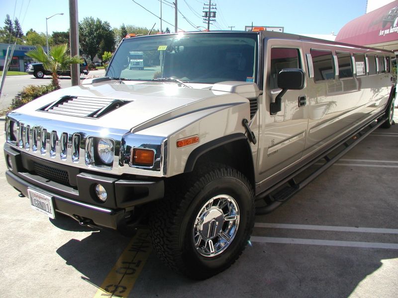 Hummer limuzína-stříbrná